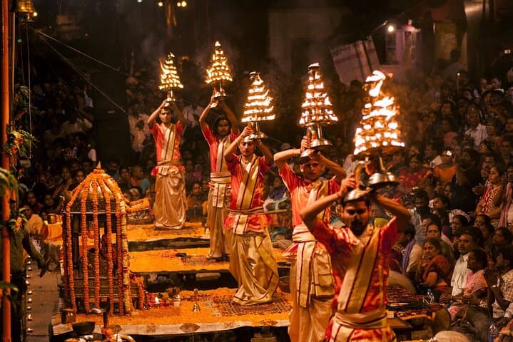Sacred Ghats of Varanasi: Twilight Aarti and Silk Weaving Heritage